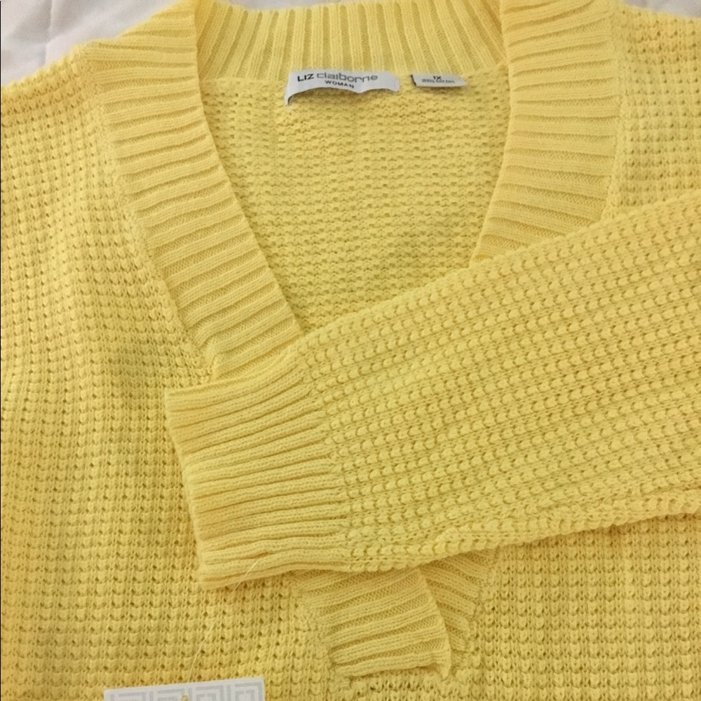 Liz Claiborne Woman Yellow Sunshine Sweater - Picture 5 of 6